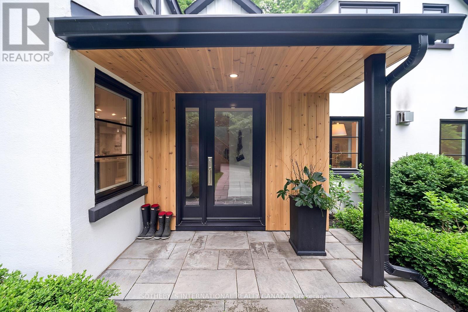 Property at 20 LASKAY LANE image 3