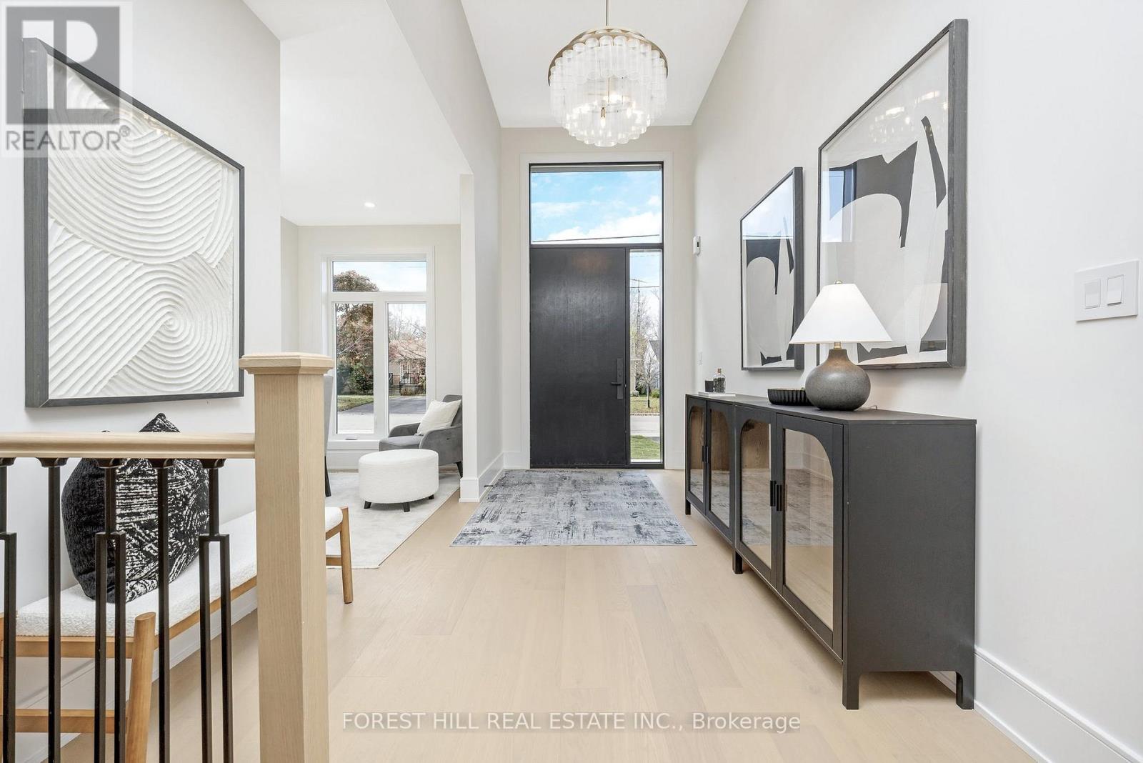 Property at 348 KINGSLEIGH COURT image 4