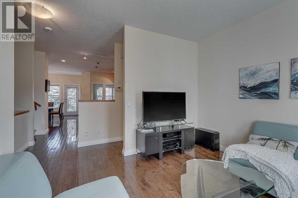Property at 518 Garrison Square SW image 5