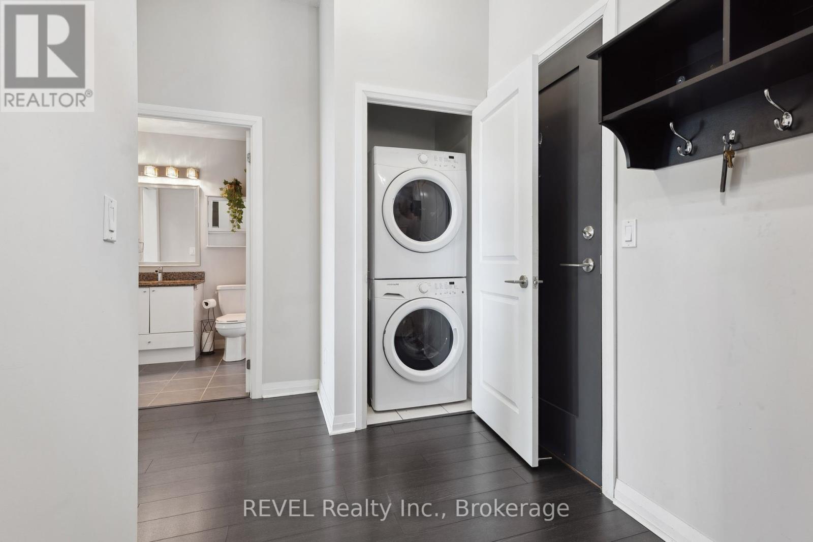 310 - 75 Eglinton Avenue W, Mississauga (Hurontario), Ontario  L5R 0E5 - Photo 12 - W12066678