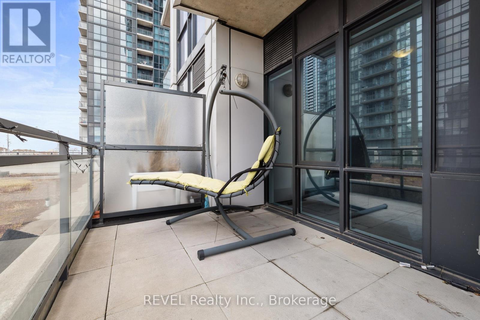 310 - 75 Eglinton Avenue W, Mississauga (Hurontario), Ontario  L5R 0E5 - Photo 13 - W12066678