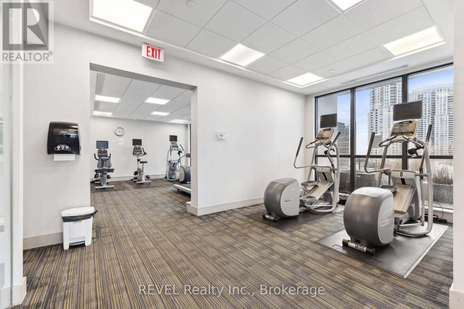310 - 75 Eglinton Avenue W, Mississauga (Hurontario), Ontario  L5R 0E5 - Photo 16 - W12066678