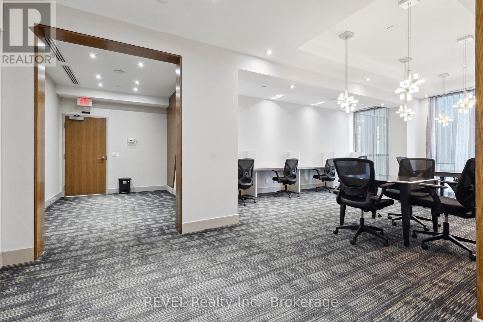 310 - 75 Eglinton Avenue W, Mississauga (Hurontario), Ontario  L5R 0E5 - Photo 24 - W12066678