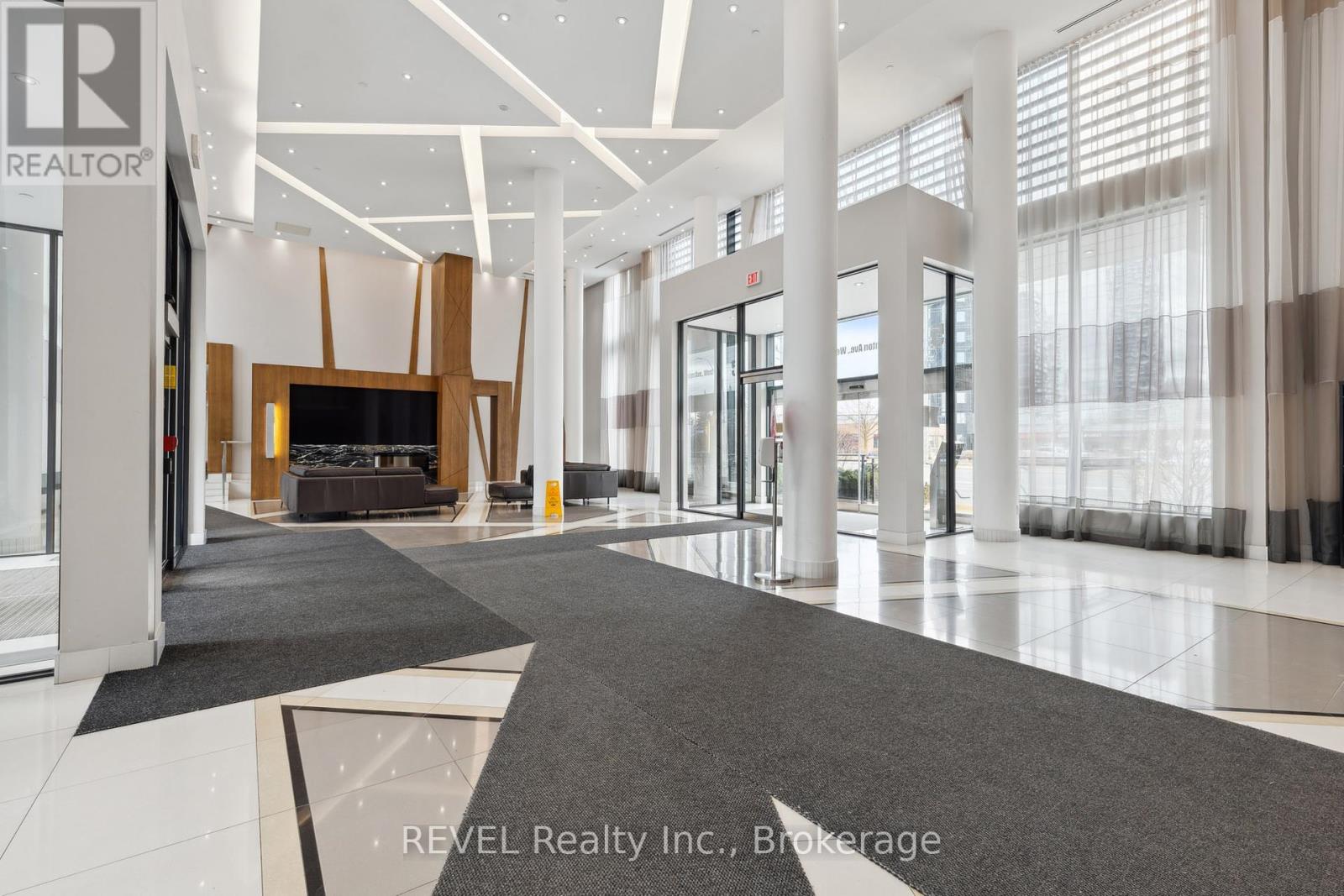 310 - 75 Eglinton Avenue W, Mississauga (Hurontario), Ontario  L5R 0E5 - Photo 27 - W12066678