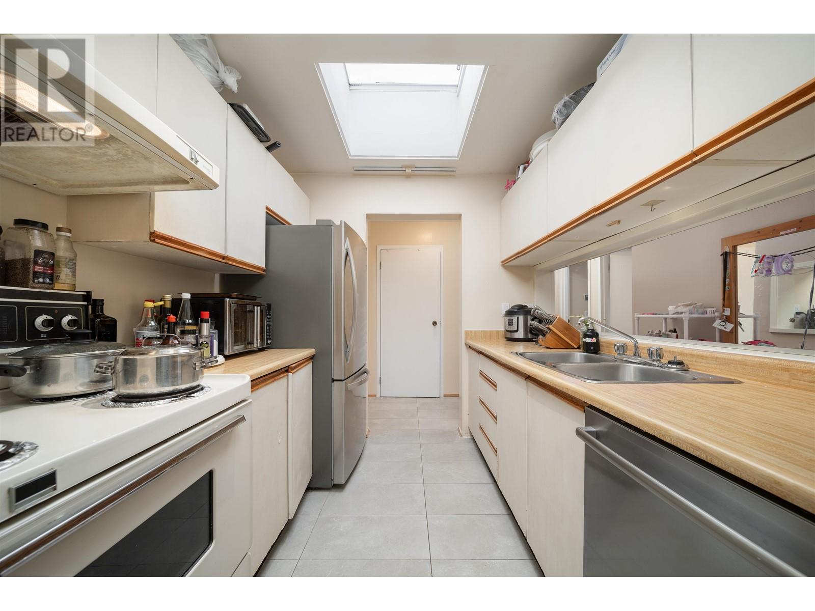 305 7511 Minoru Boulevard, Richmond, British Columbia  V6Y 1Z3 - Photo 2 - R2979872