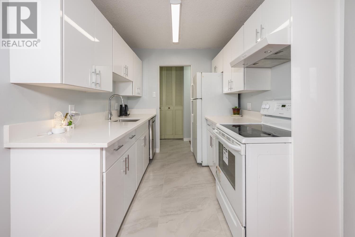405 5645 Barker Avenue, Burnaby, British Columbia  V5H 3Z5 - Photo 10 - R2986711
