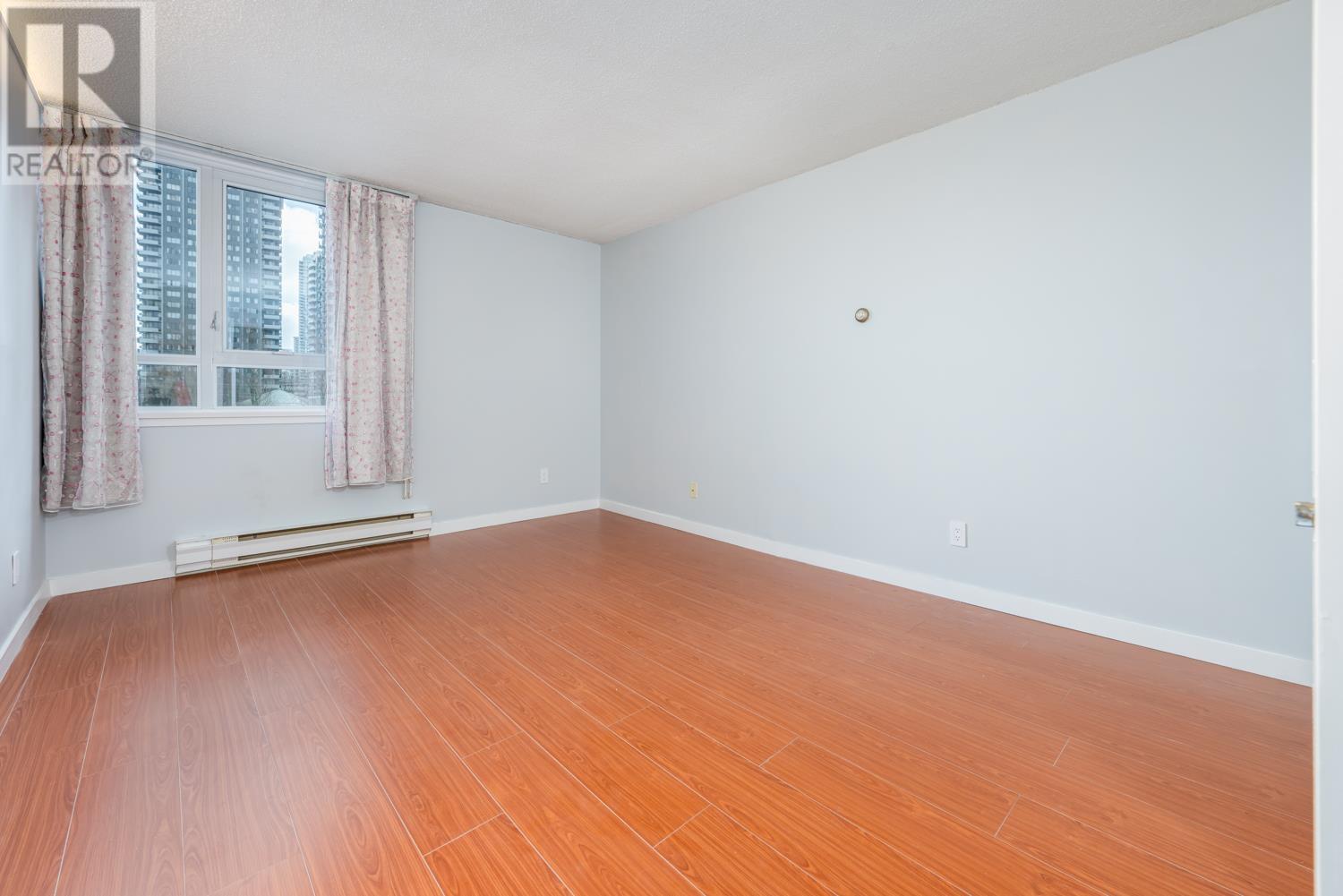 405 5645 Barker Avenue, Burnaby, British Columbia  V5H 3Z5 - Photo 13 - R2986711