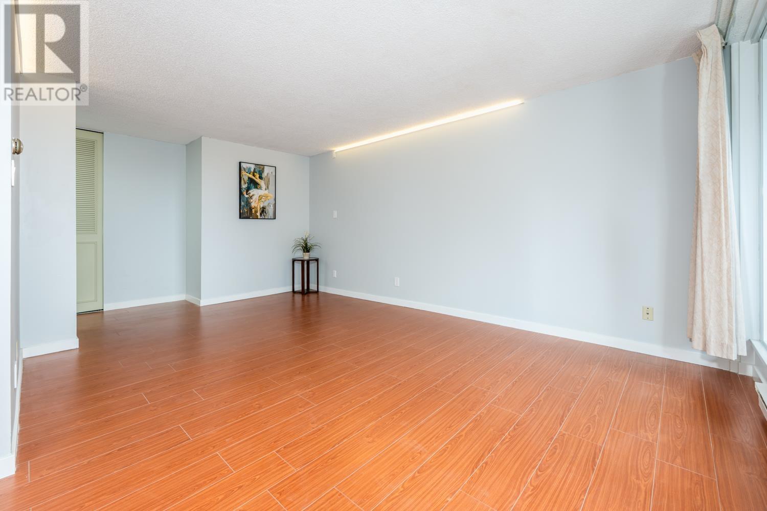 405 5645 Barker Avenue, Burnaby, British Columbia  V5H 3Z5 - Photo 2 - R2986711