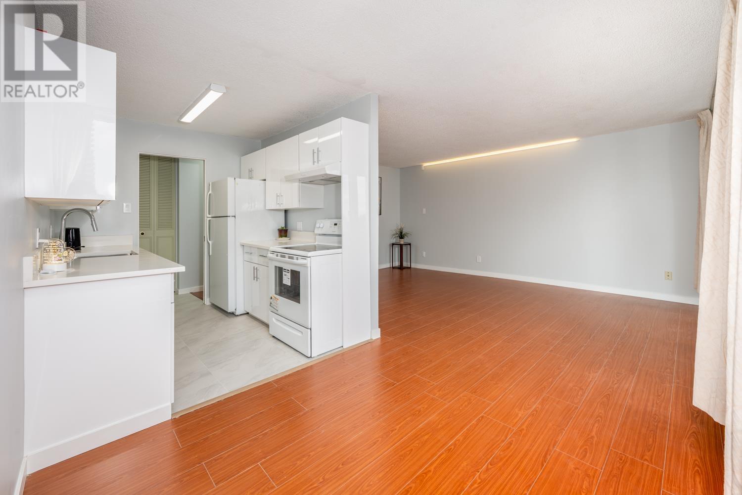 405 5645 Barker Avenue, Burnaby, British Columbia  V5H 3Z5 - Photo 5 - R2986711