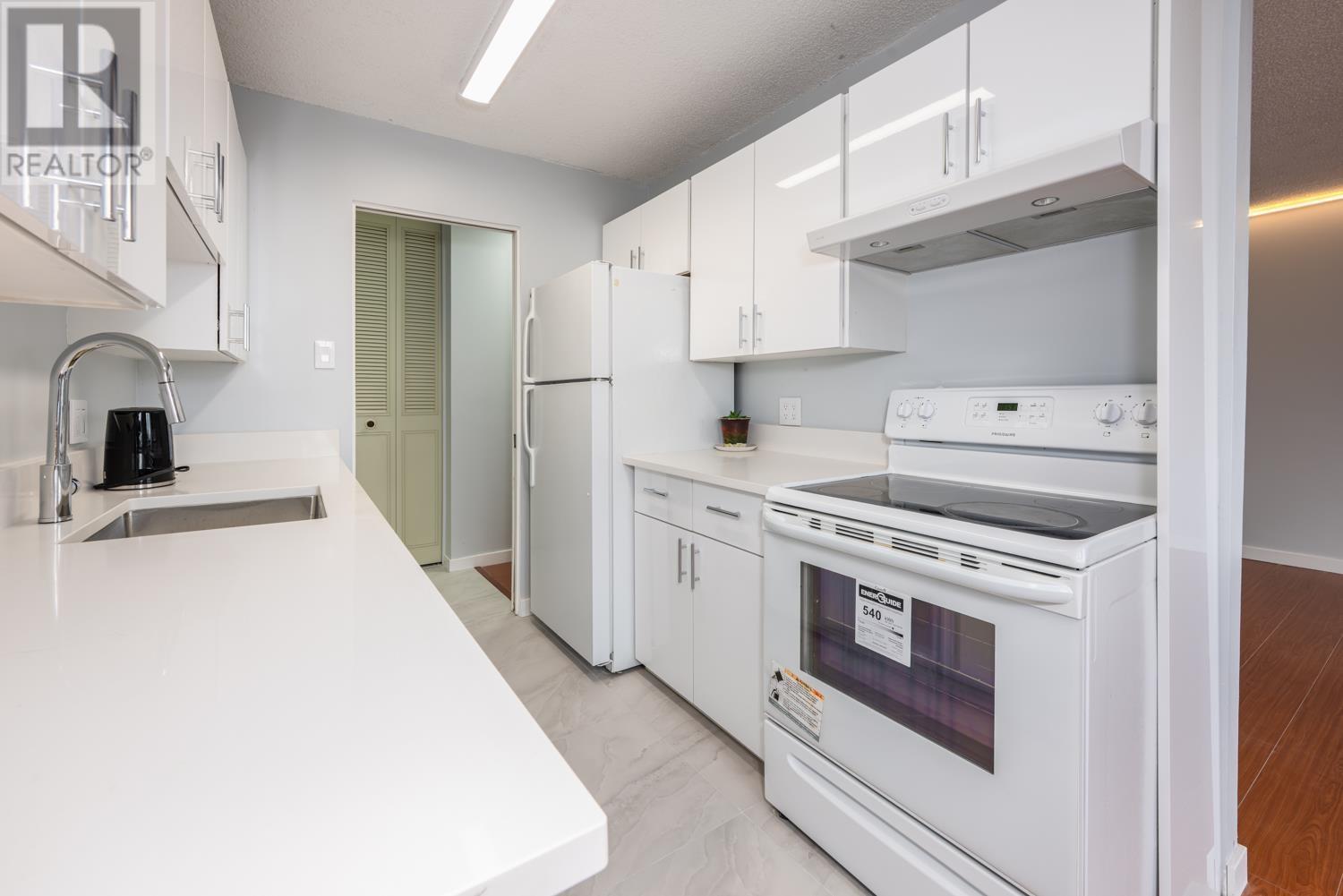 405 5645 Barker Avenue, Burnaby, British Columbia  V5H 3Z5 - Photo 8 - R2986711