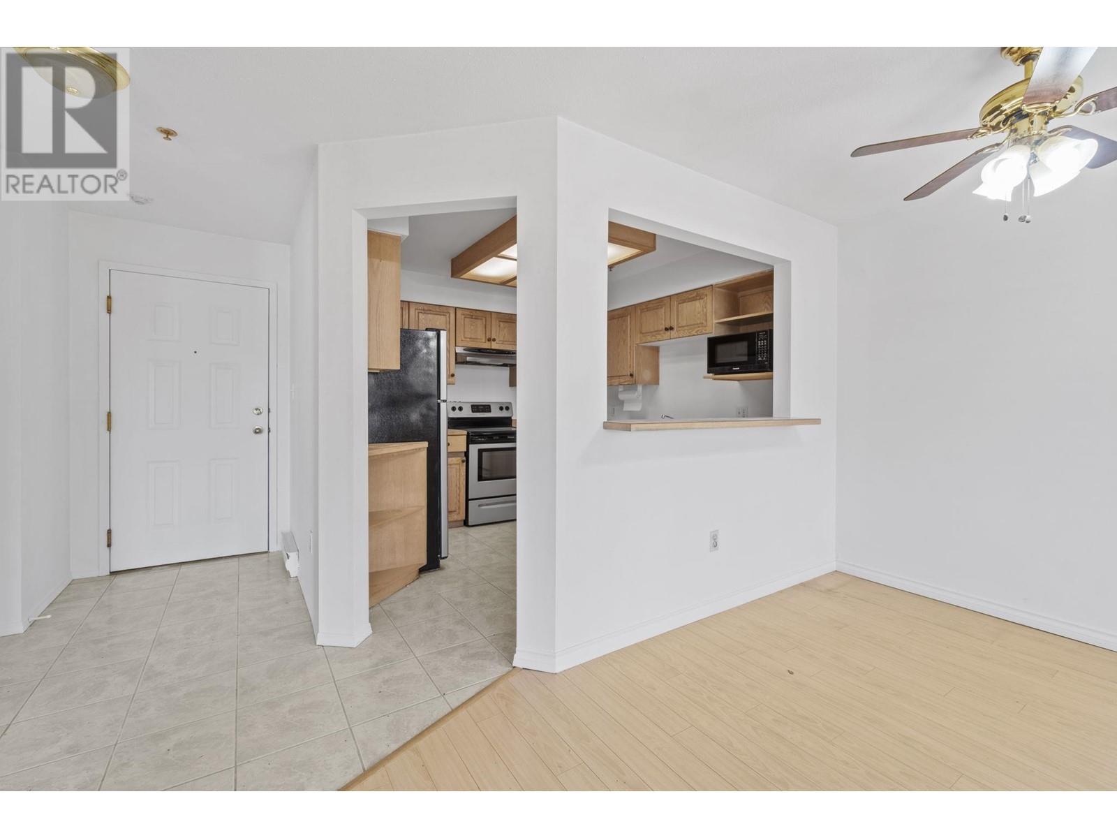 306 1955 Suffolk Avenue, Port Coquitlam, British Columbia  V3B 1H3 - Photo 3 - R2986712
