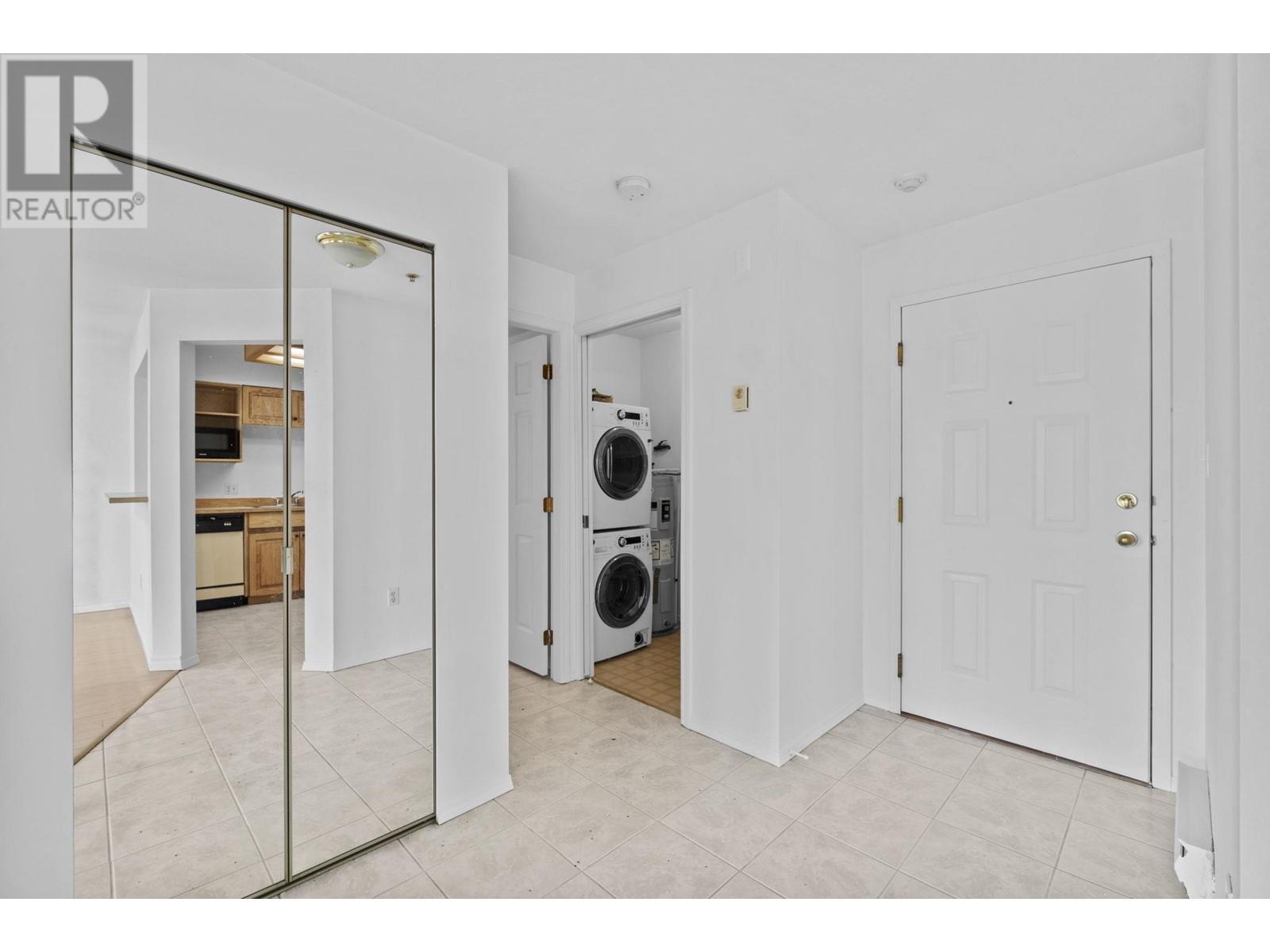 306 1955 Suffolk Avenue, Port Coquitlam, British Columbia  V3B 1H3 - Photo 4 - R2986712