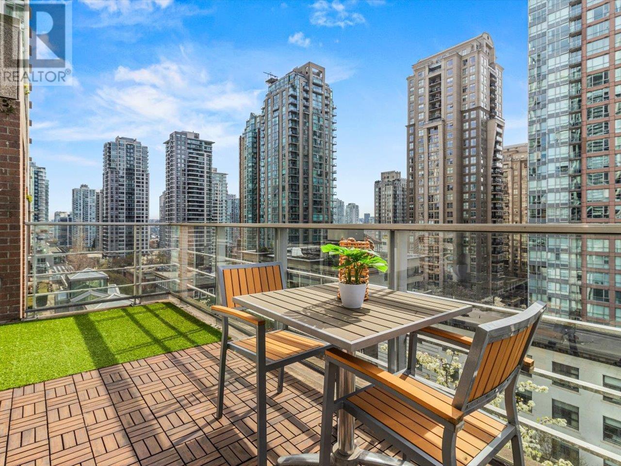 803 565 SMITHE STREET, vancouver, British Columbia