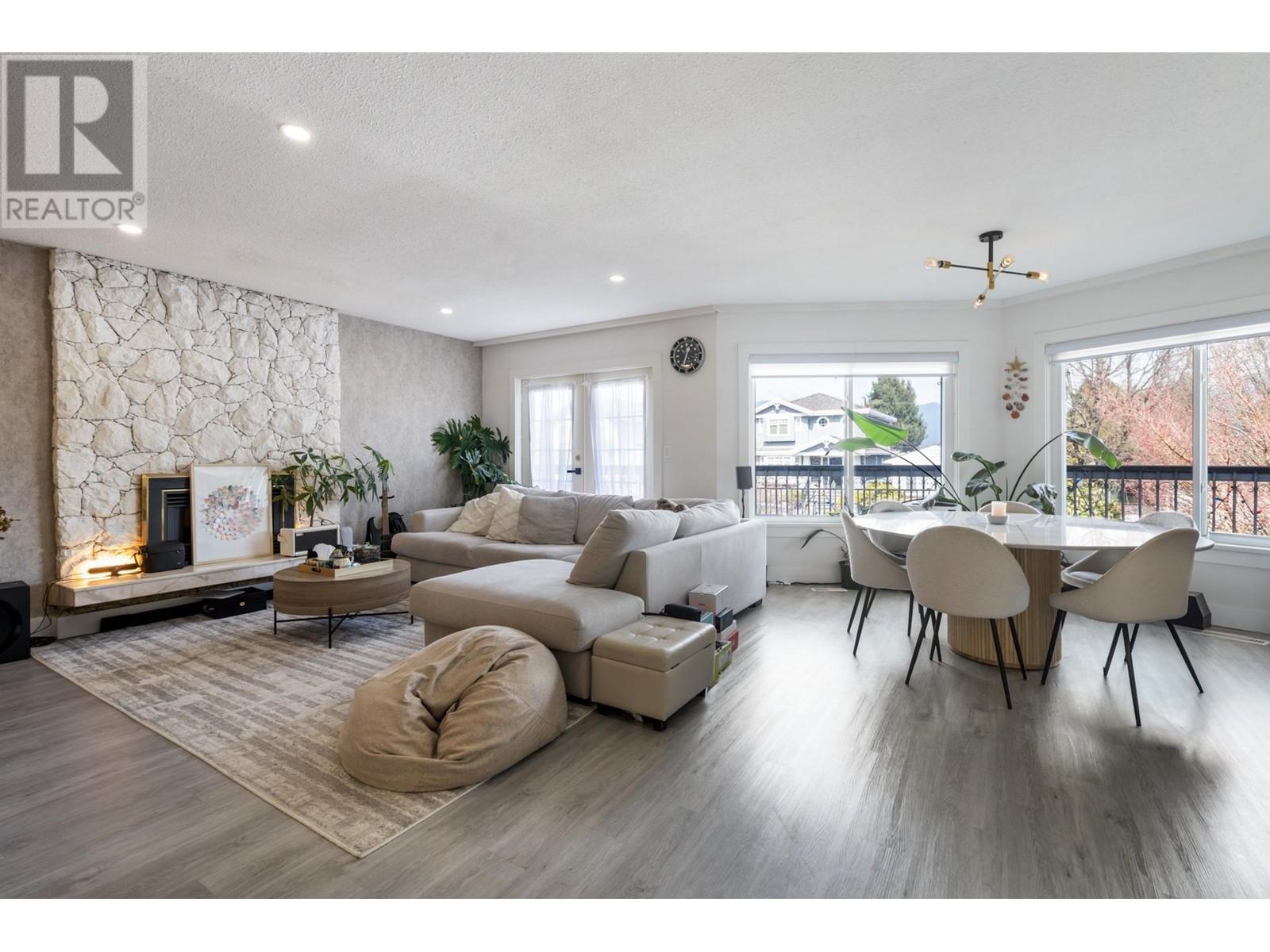 4346 Dundas Street, Burnaby, British Columbia  V5C 1B3 - Photo 3 - R2986720