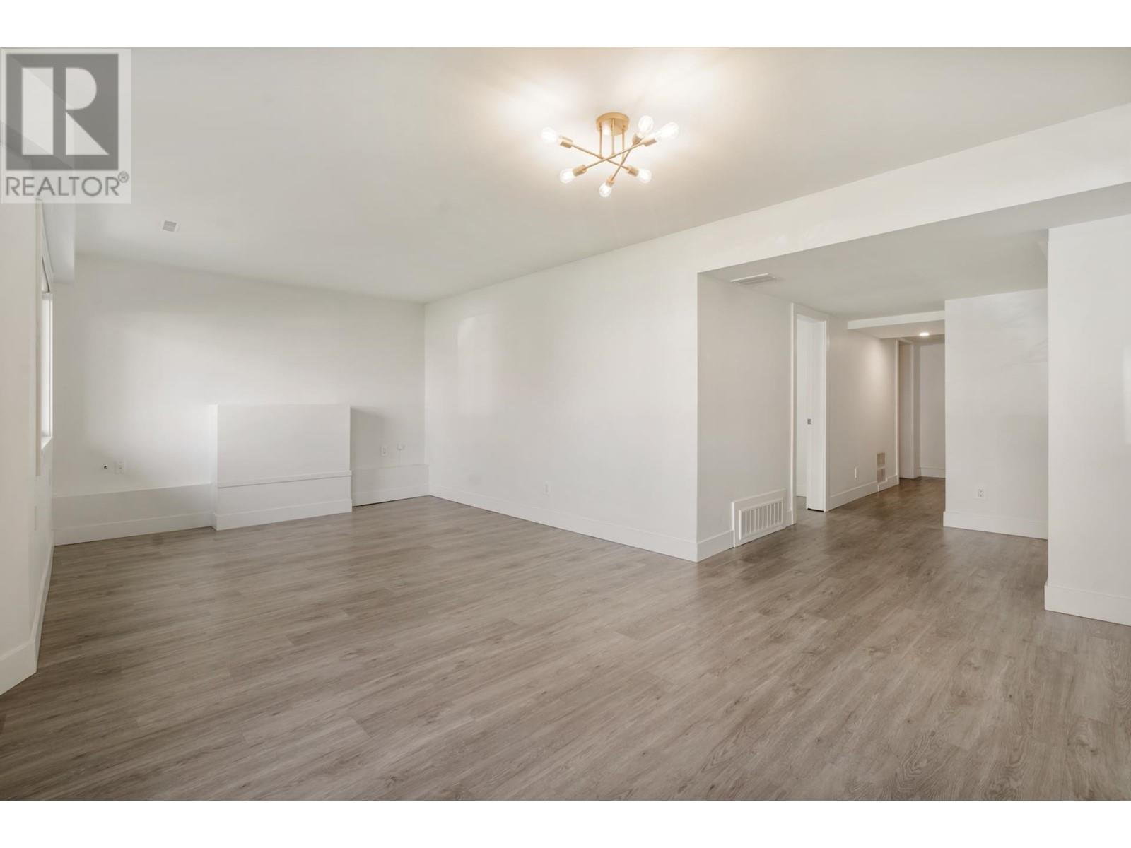 4346 Dundas Street, Burnaby, British Columbia  V5C 1B3 - Photo 31 - R2986720