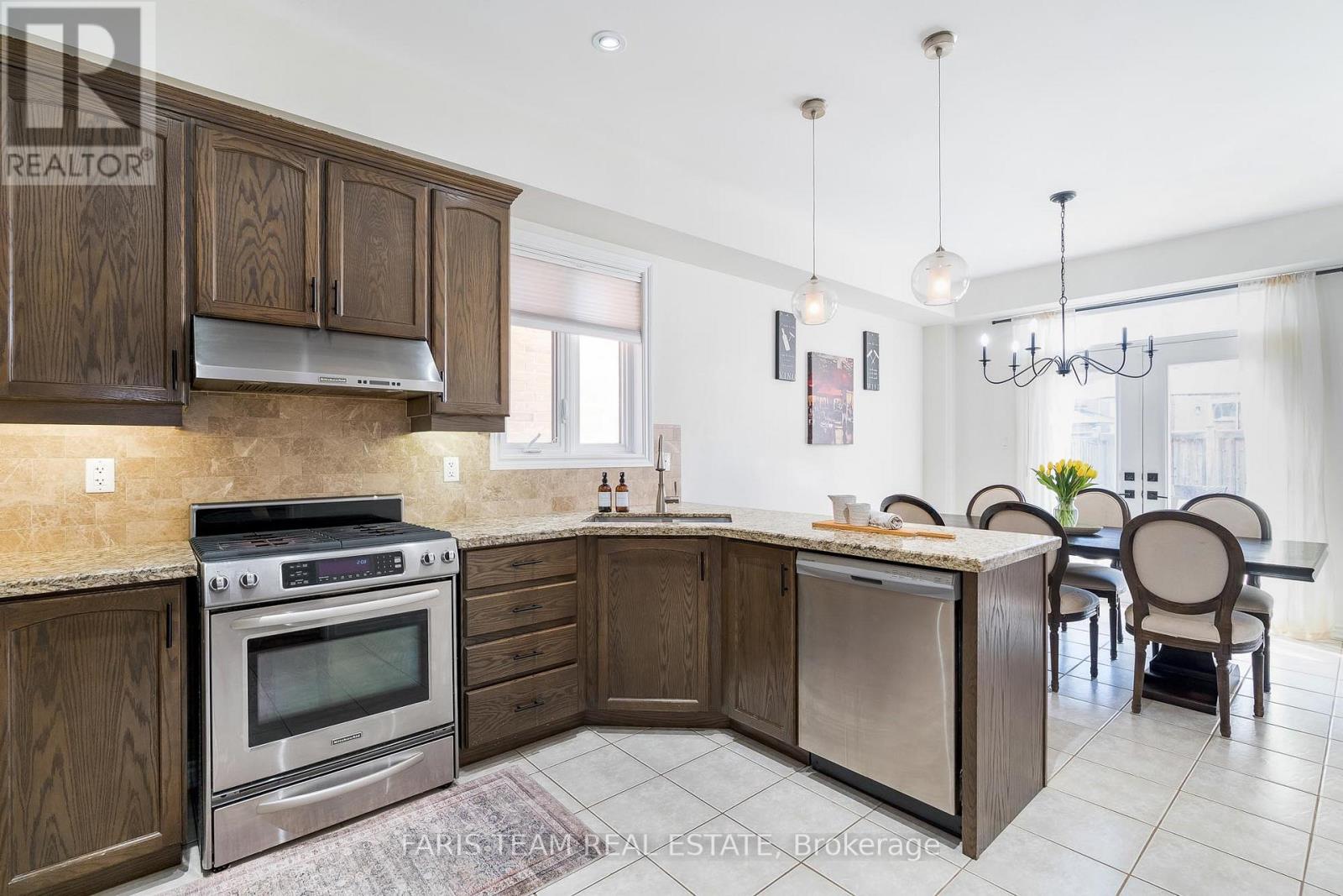 Property at 82 WEIR STREET image 5