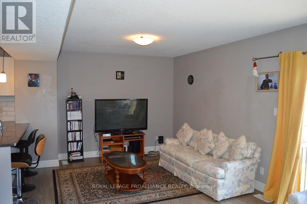 38 Cortland Crescent, Quinte West, Ontario  K8V 0E9 - Photo 2 - X11944802
