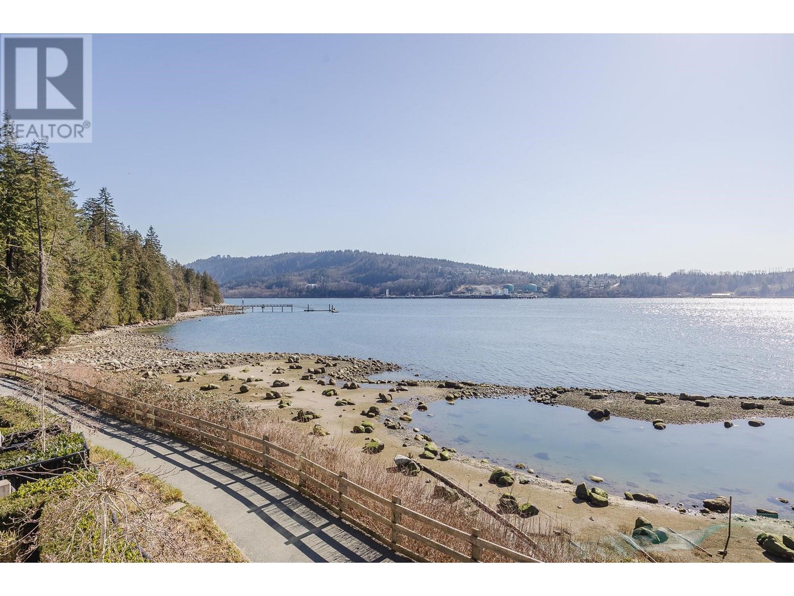 3913 Cates Landing Way, North Vancouver, British Columbia  V7G 0A6 - Photo 3 - R2984092