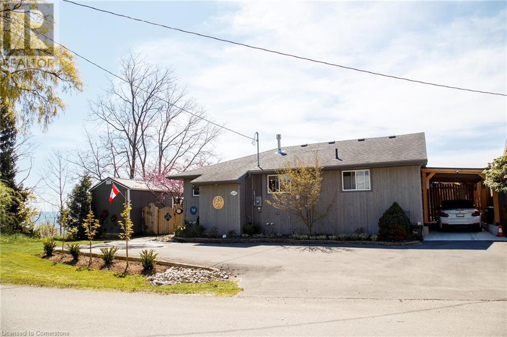 Property at 2023 MAPLE Boulevard image 2