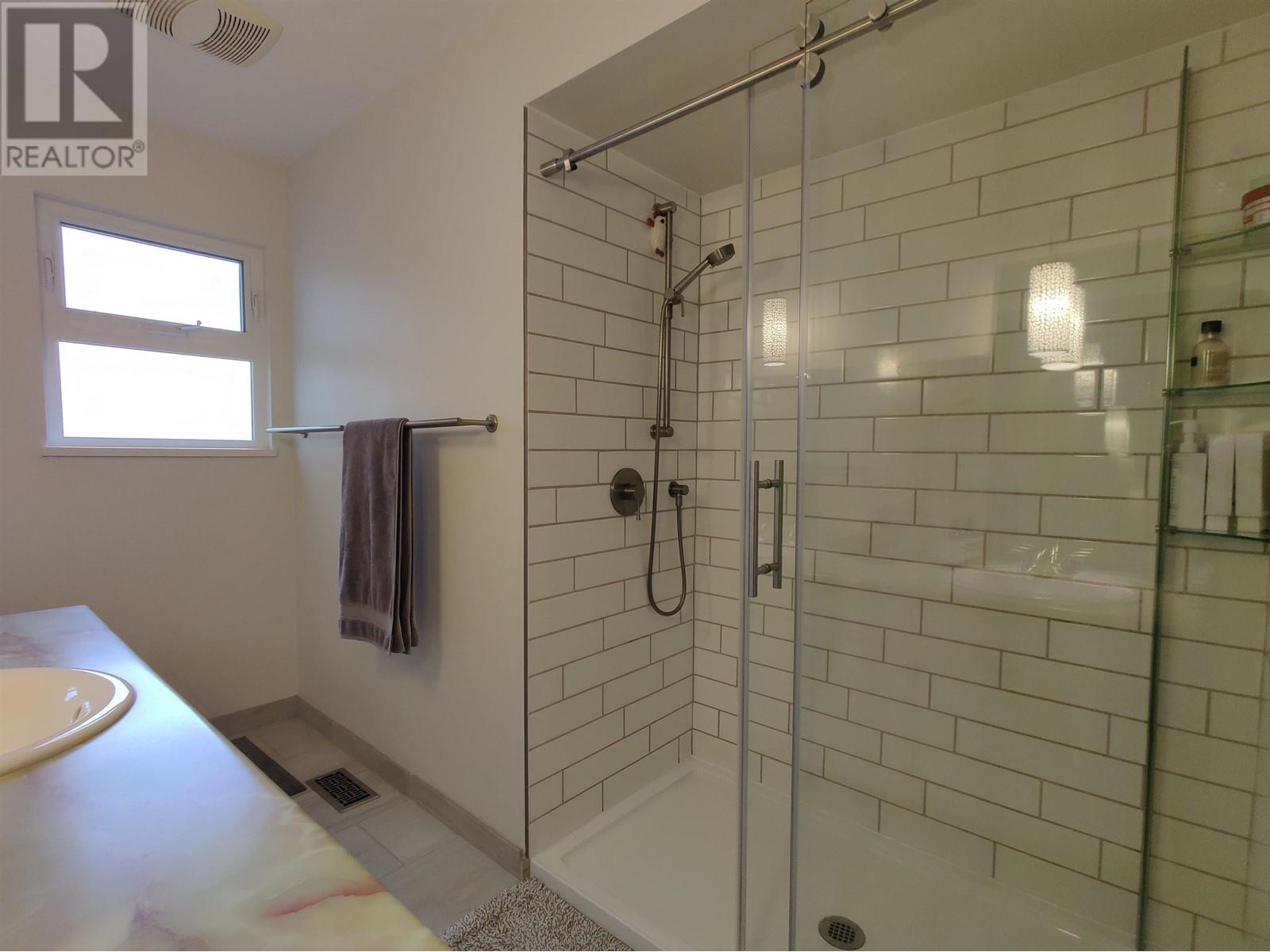 2754 E 26th Avenue, Vancouver, British Columbia  V5R 1L2 - Photo 26 - R2983676