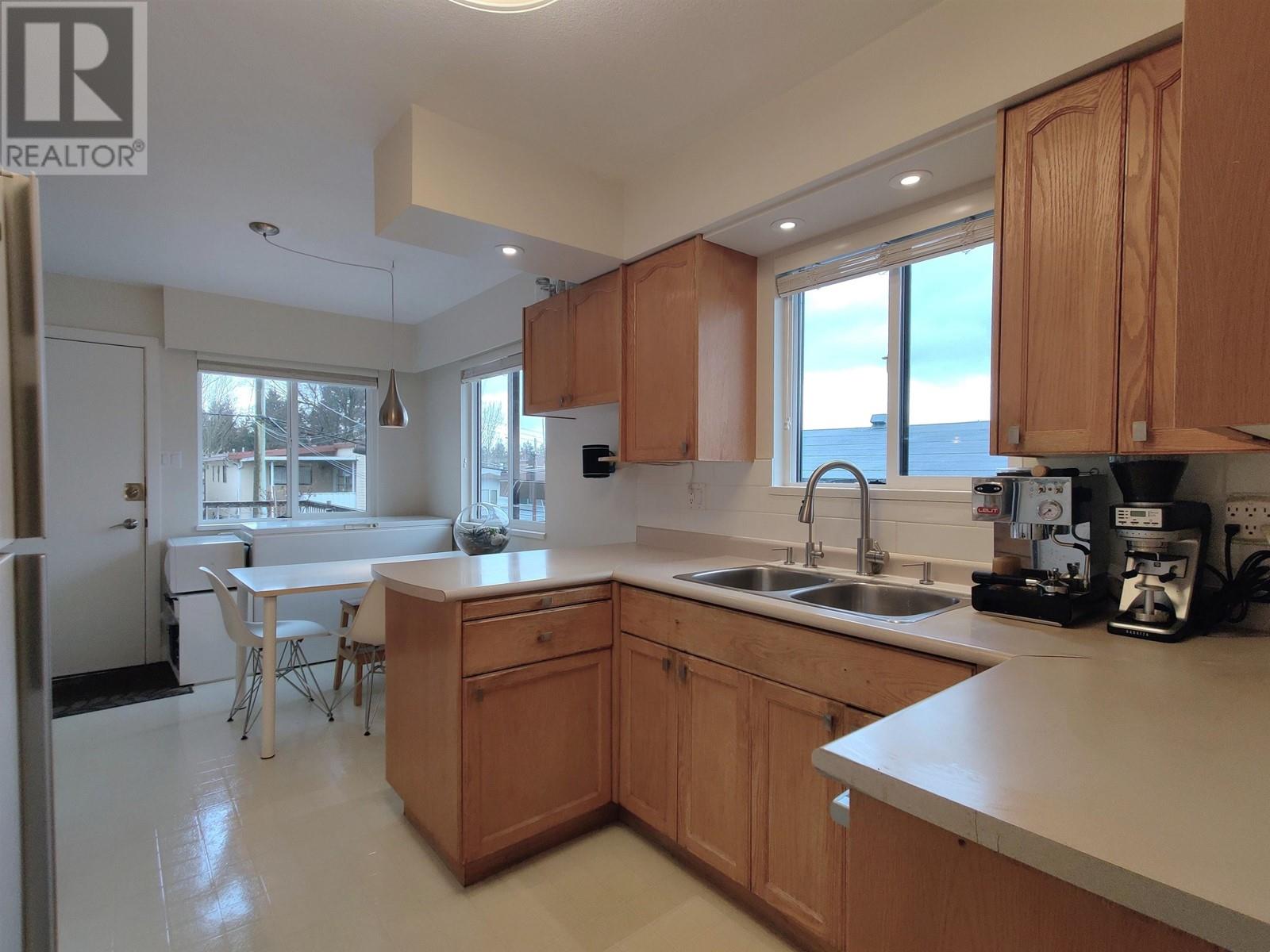 2754 E 26th Avenue, Vancouver, British Columbia  V5R 1L2 - Photo 13 - R2983676