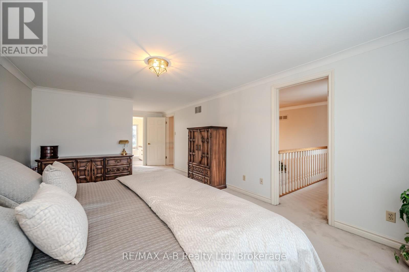 87 Lorilee Crescent, Kitchener, Ontario  N2N 2J3 - Photo 23 - X12066865