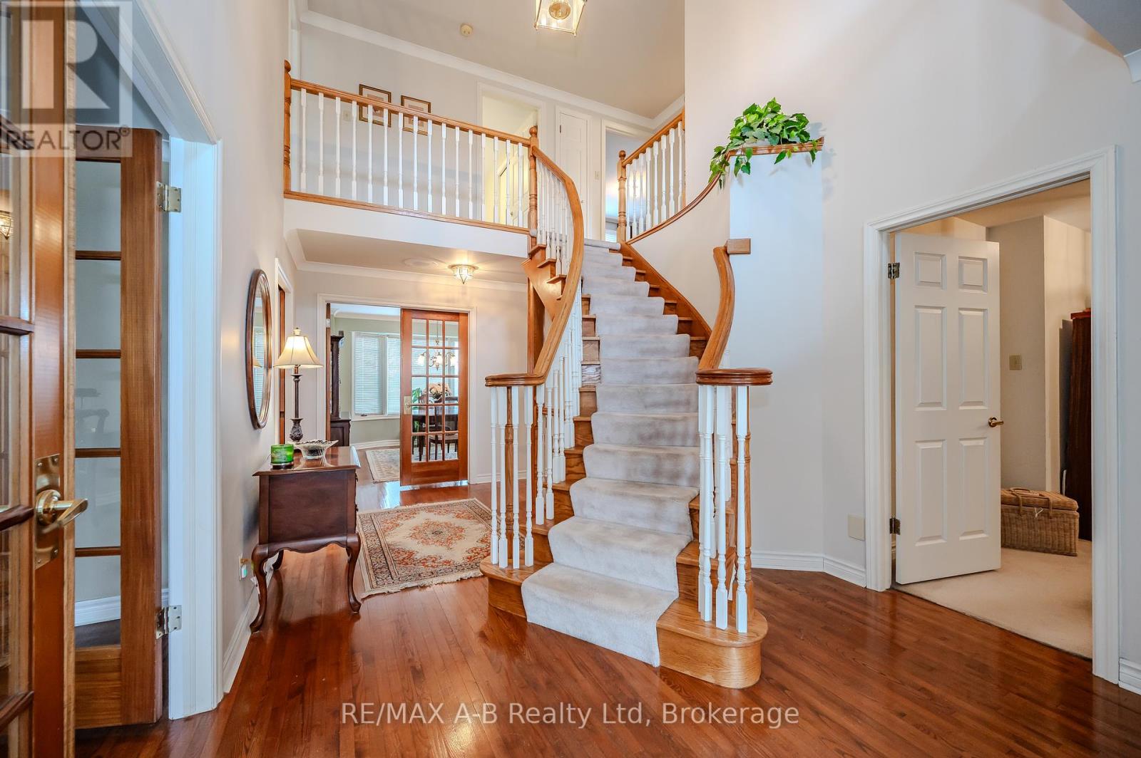 87 Lorilee Crescent, Kitchener, Ontario  N2N 2J3 - Photo 3 - X12066865