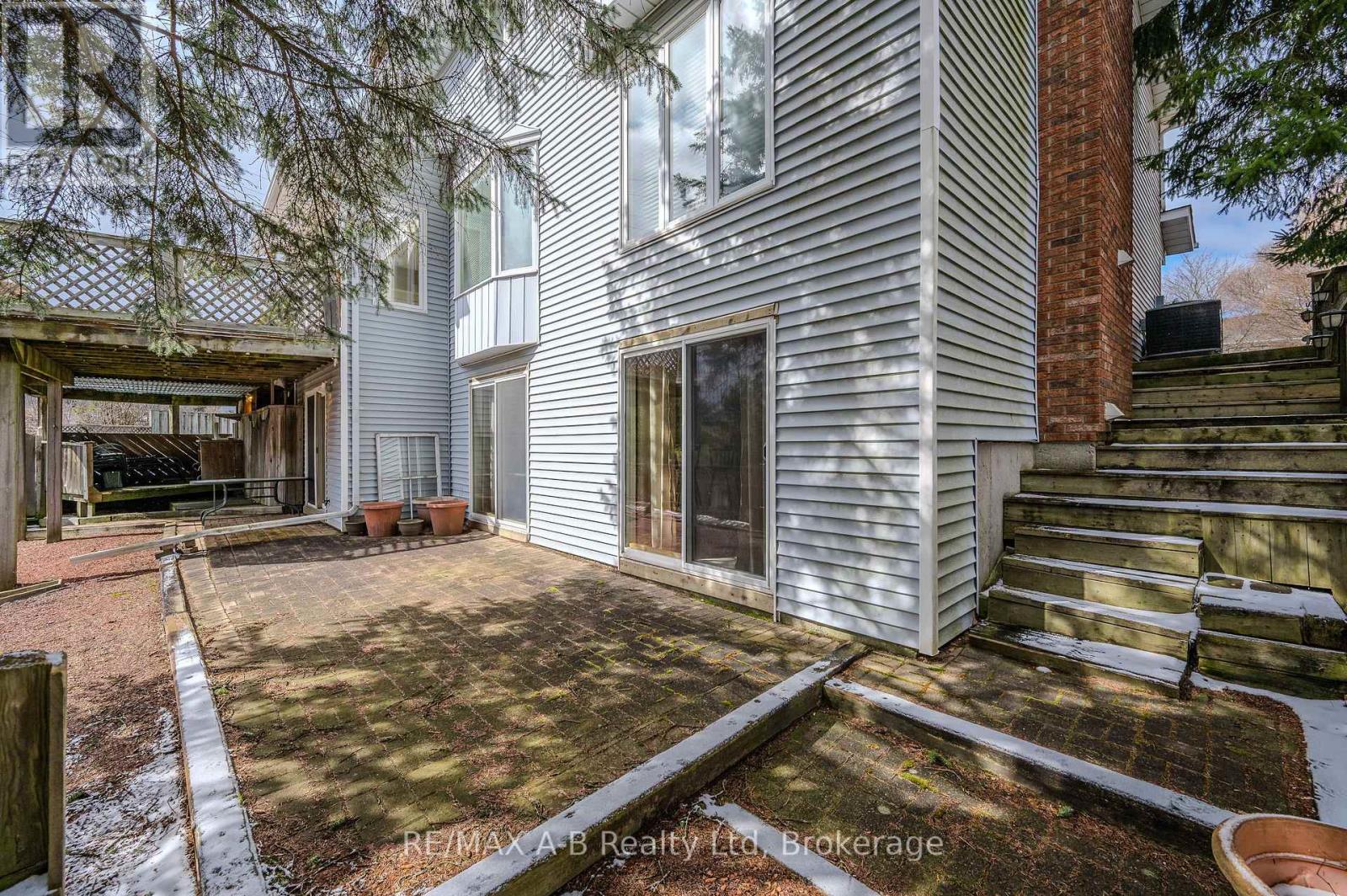 87 Lorilee Crescent, Kitchener, Ontario  N2N 2J3 - Photo 30 - X12066865