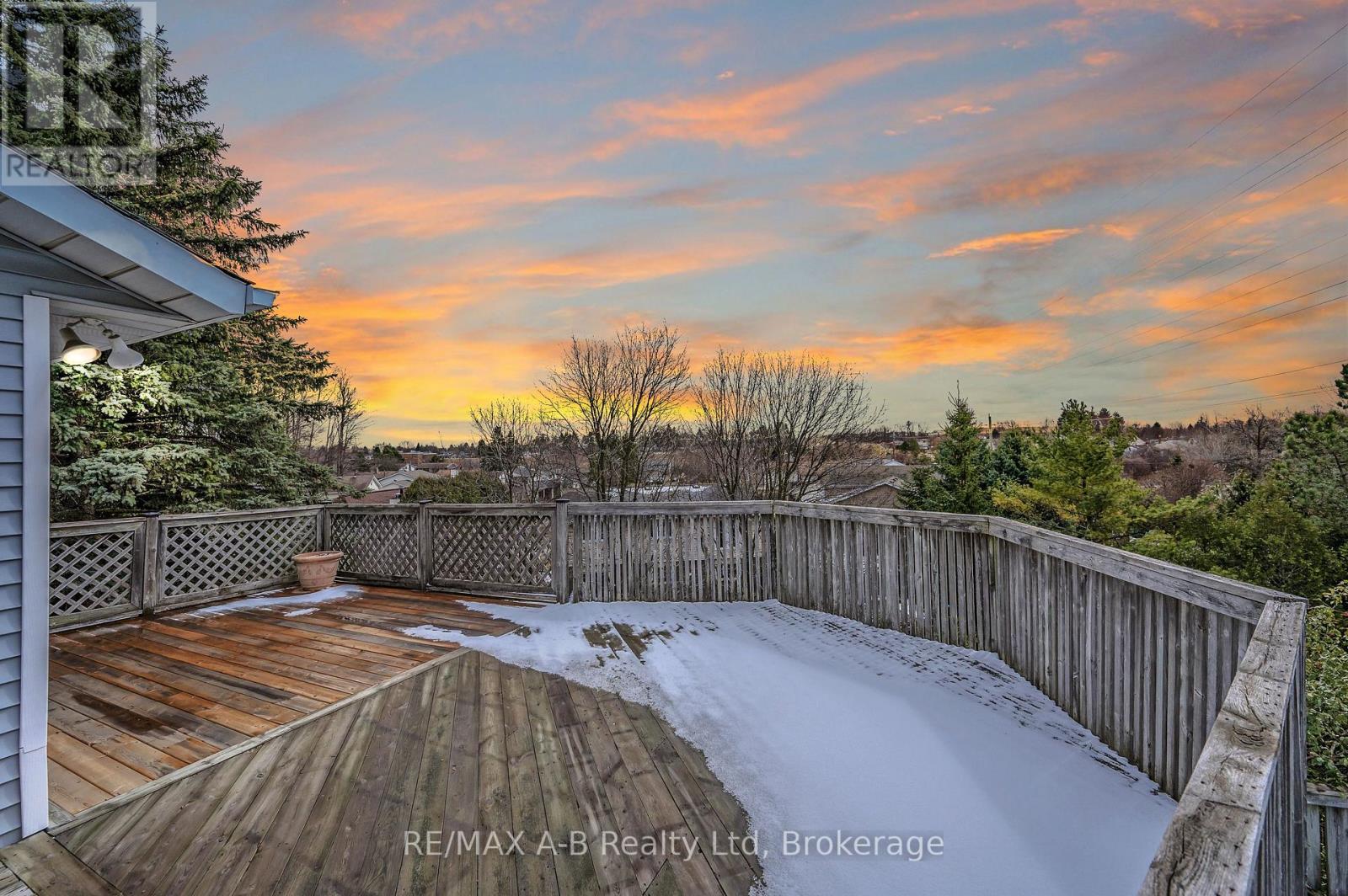 87 Lorilee Crescent, Kitchener, Ontario  N2N 2J3 - Photo 32 - X12066865