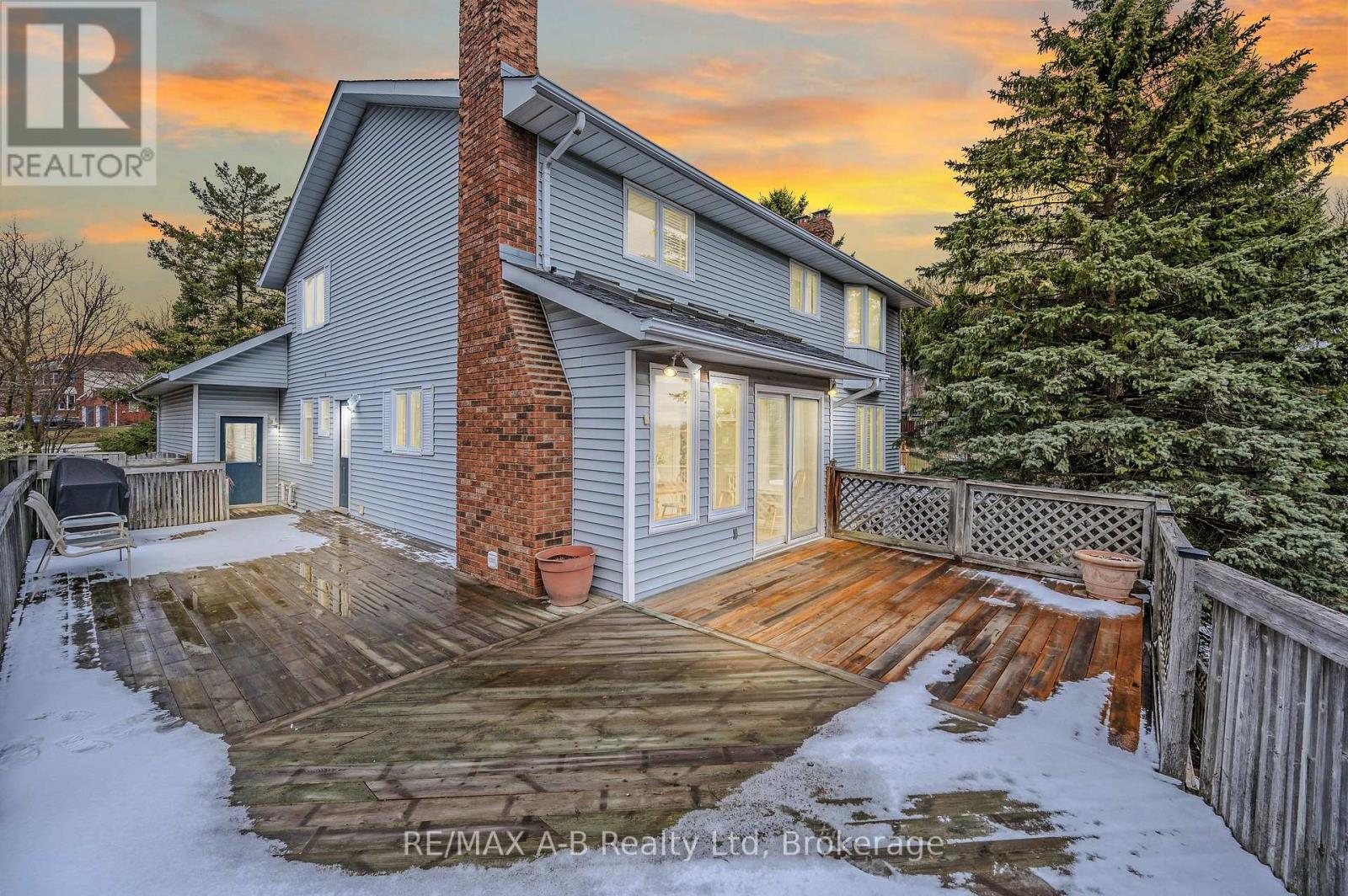 87 Lorilee Crescent, Kitchener, Ontario  N2N 2J3 - Photo 33 - X12066865