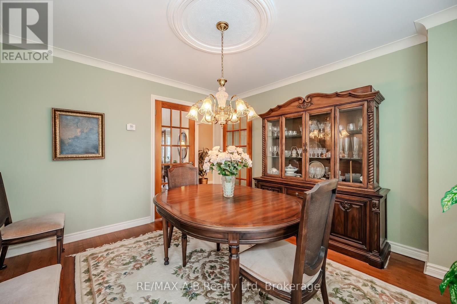 87 Lorilee Crescent, Kitchener, Ontario  N2N 2J3 - Photo 8 - X12066865
