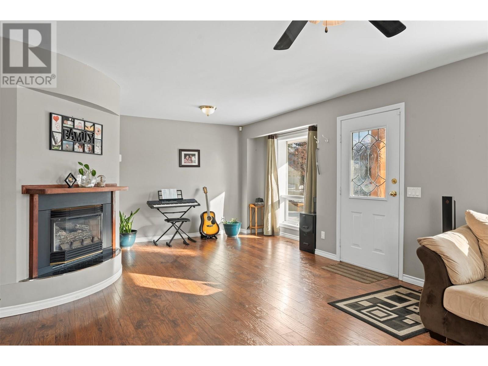 Property at 3302 16 Street image 5