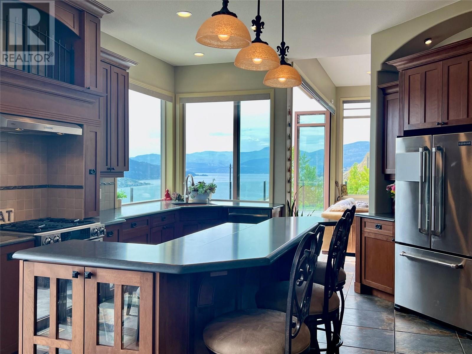 Property at 200 Harvest Court image 2