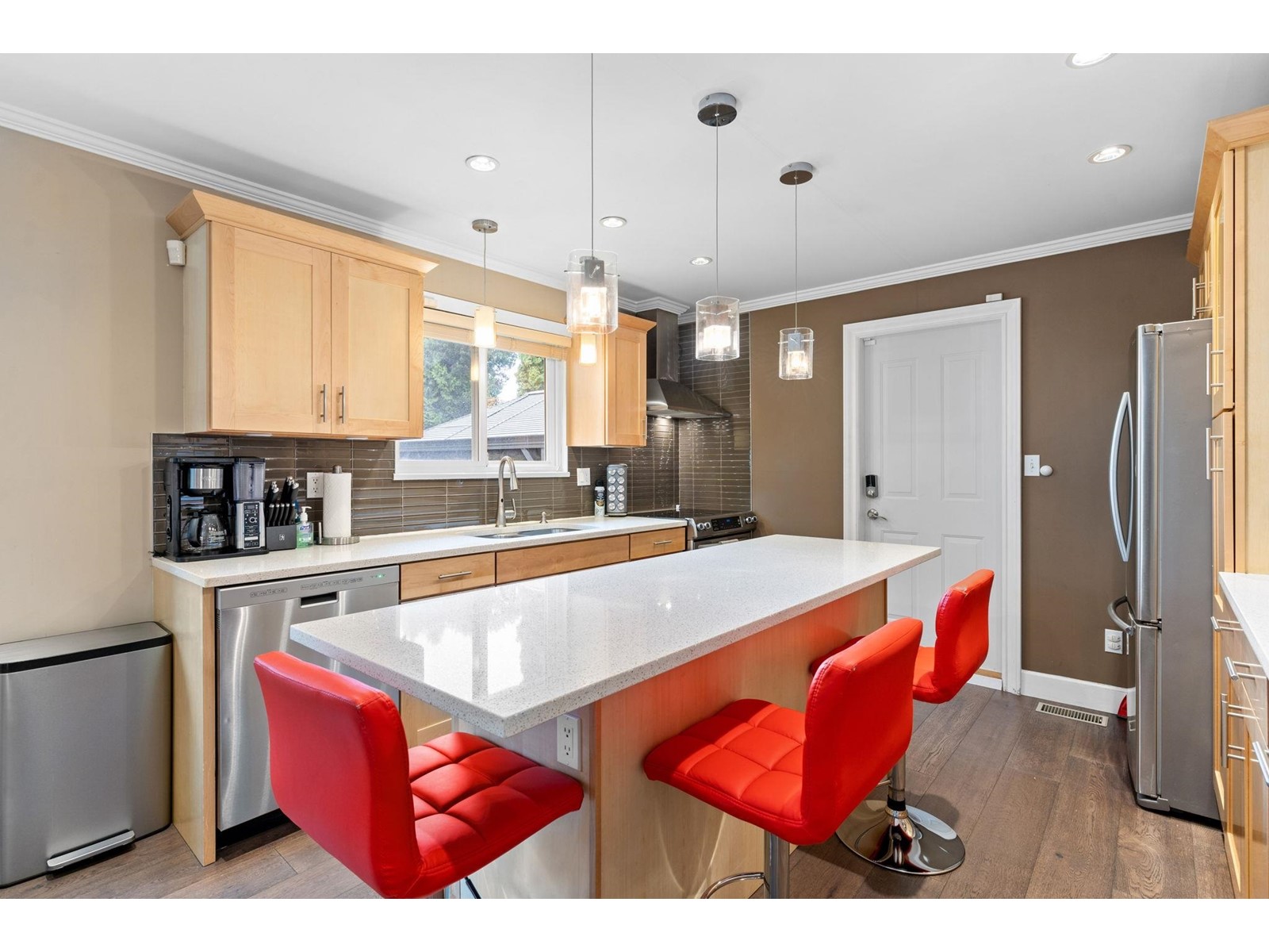 6667 131 Street, Surrey, British Columbia  V3W 8J4 - Photo 2 - R2981130