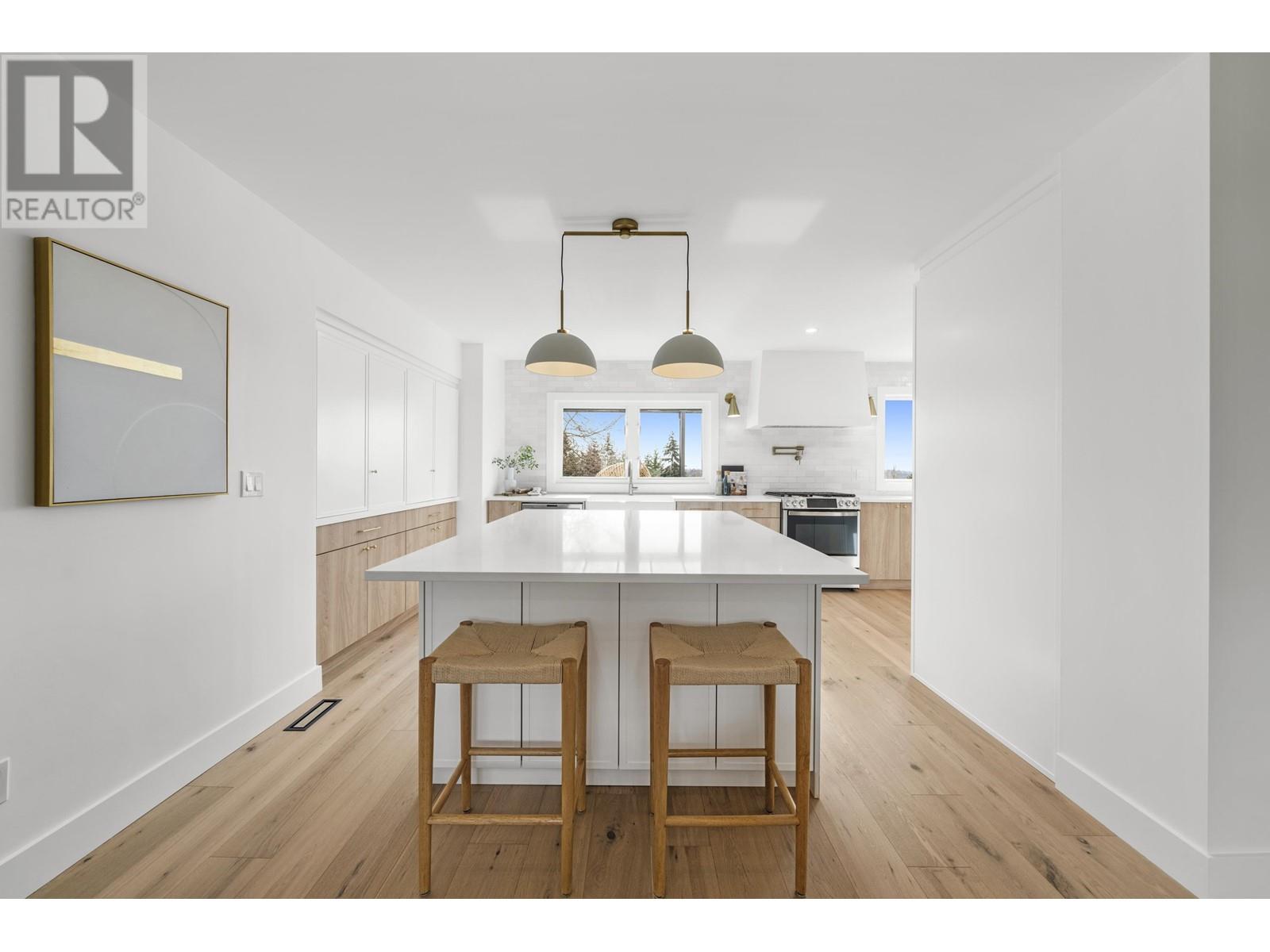 Property at 1 CEDARWOOD COURT image 2