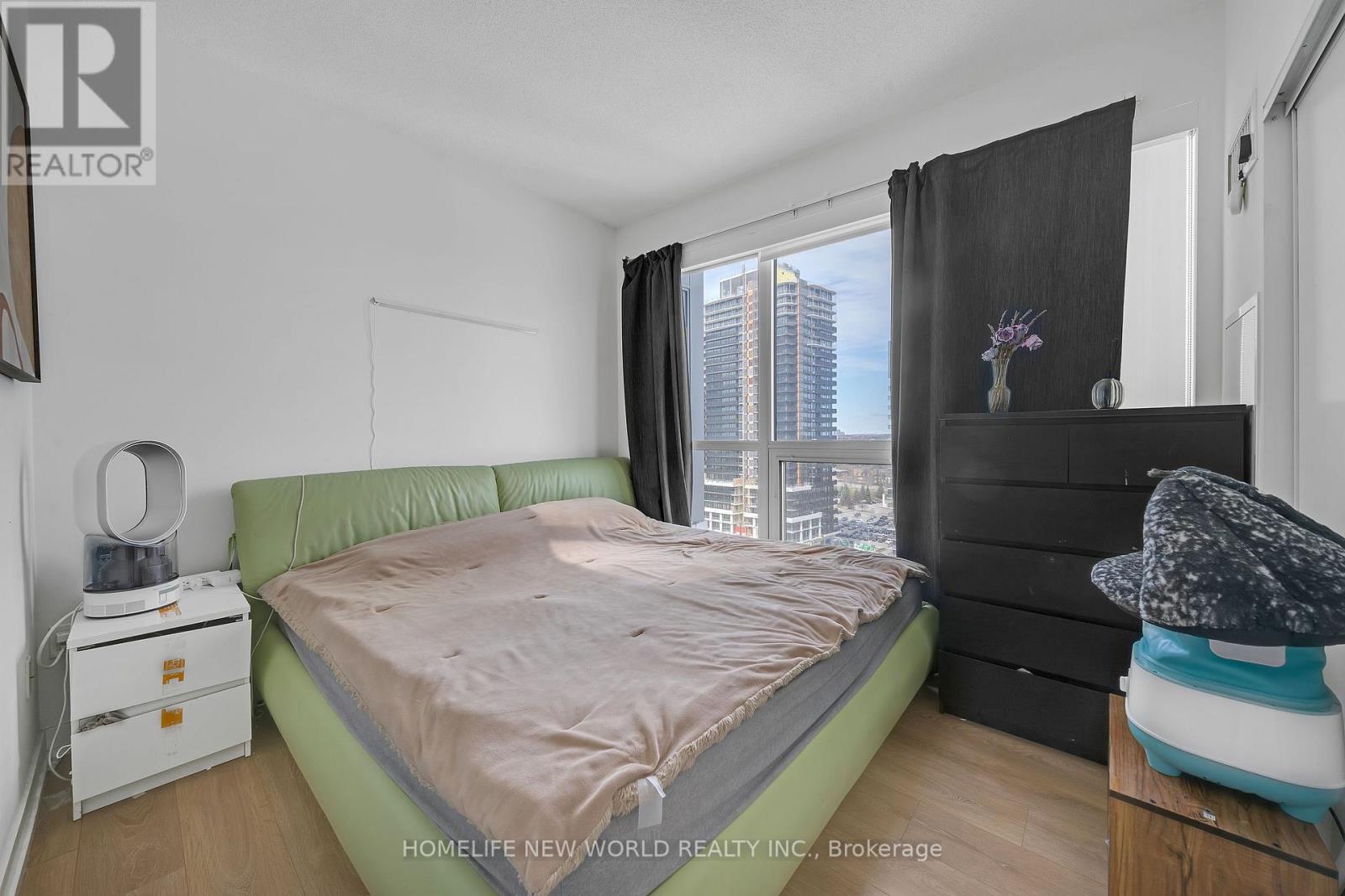 1609 - 117 Mcmahon Drive, Toronto, Ontario  M2K 2X9 - Photo 8 - C12065319