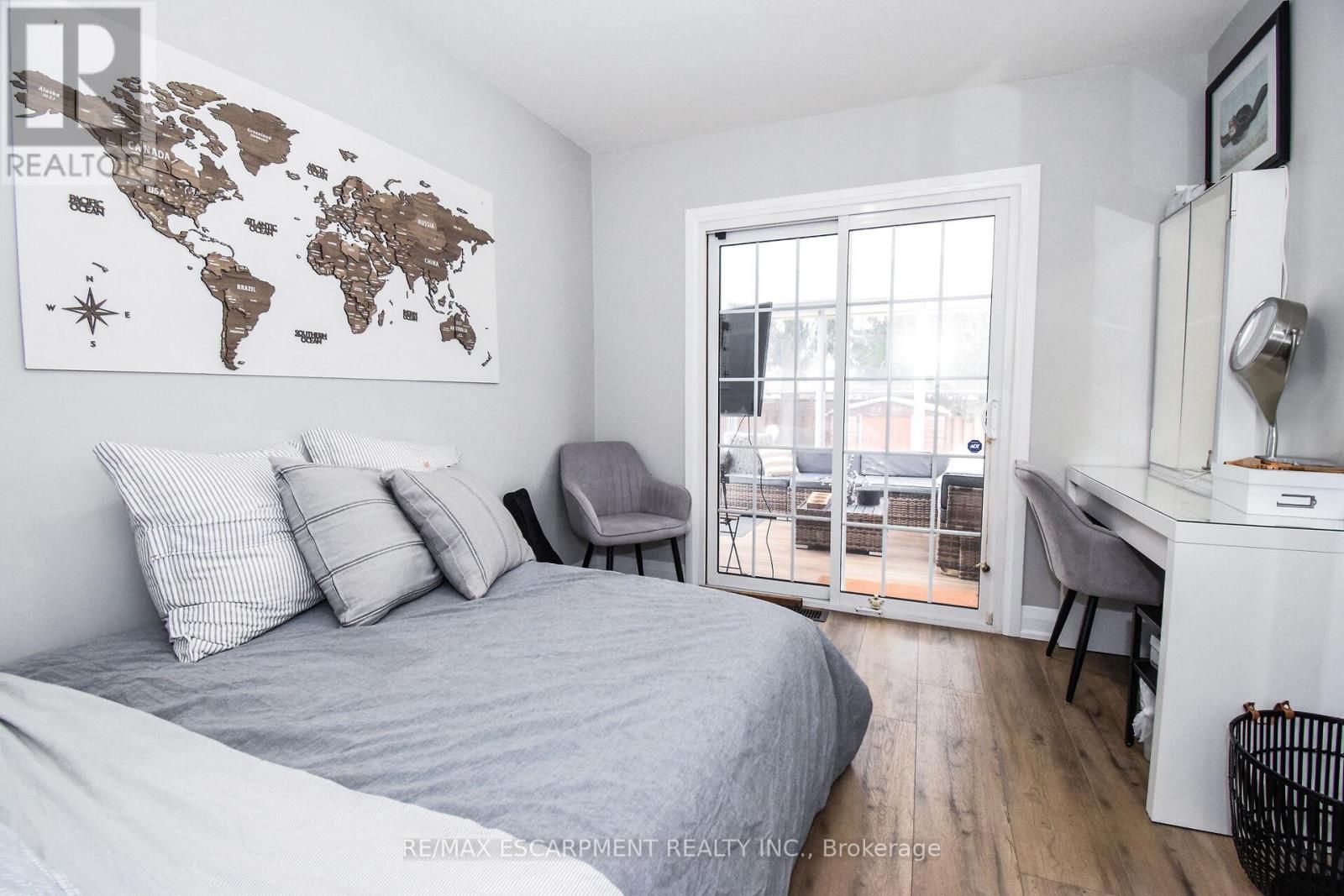 176 East 43rd Street, Hamilton (Sunninghill), Ontario  L8T 3C2 - Photo 23 - X12066774