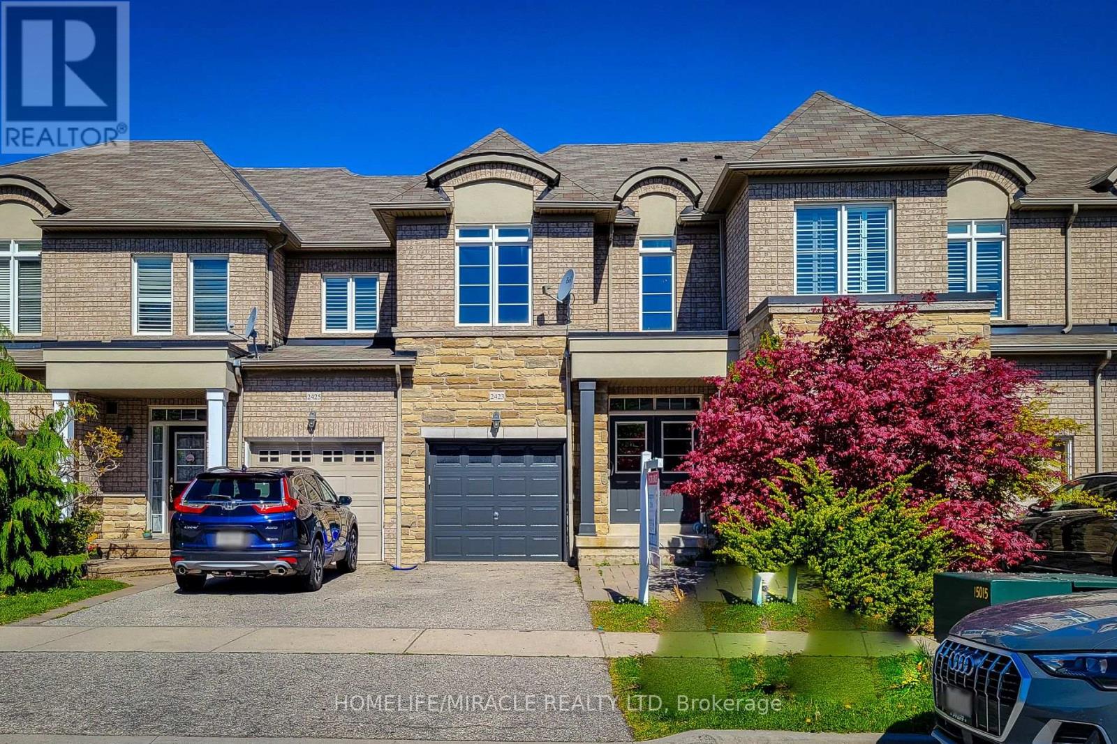 2423 Montagne Avenue, Oakville, Ontario  L6M 0J4 - Photo 1 - W12066830