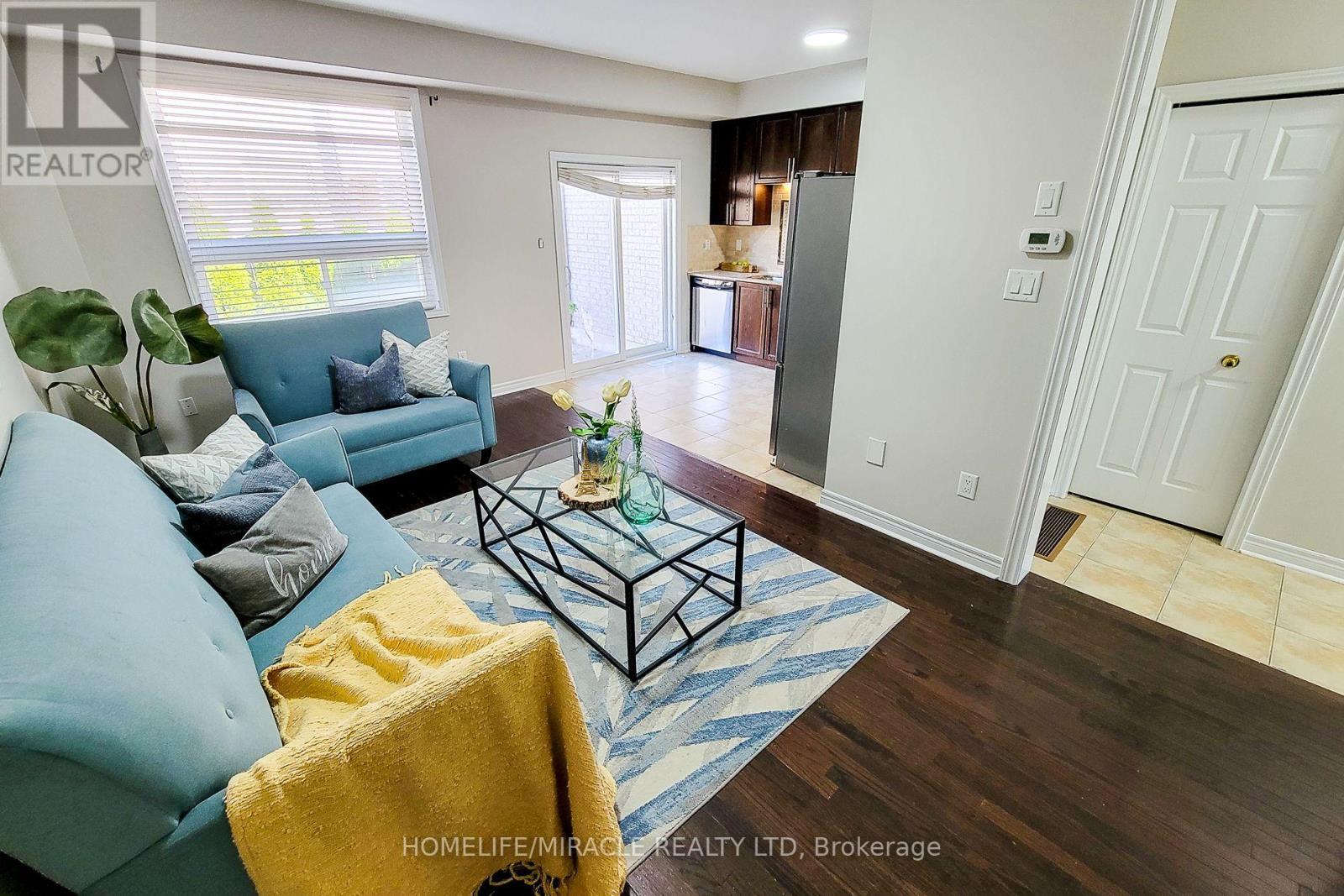 2423 Montagne Avenue, Oakville, Ontario  L6M 0J4 - Photo 8 - W12066830