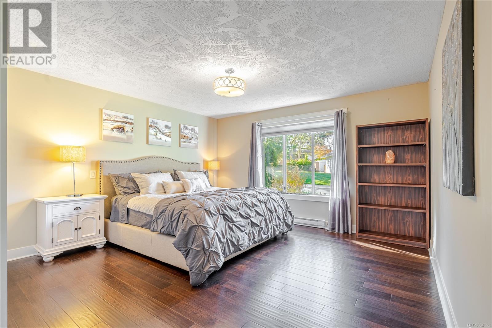 Property at 3979 Blue Ridge Pl image 3