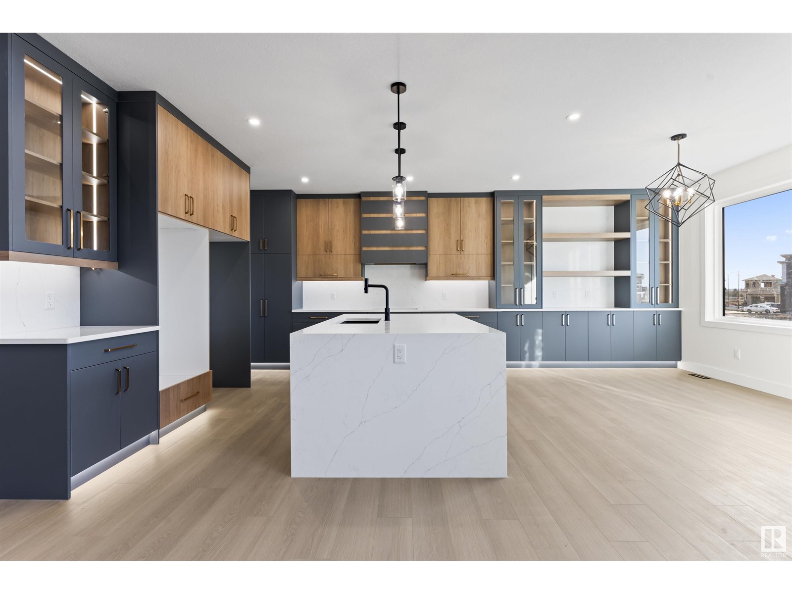 Property at 6226 19 Street image 1