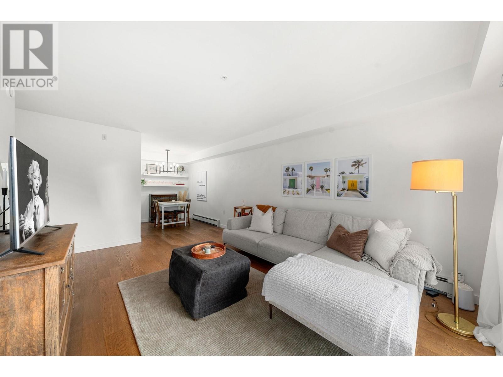 204 357 E 2nd Street, North Vancouver, British Columbia  V7L 1C6 - Photo 2 - R2986743