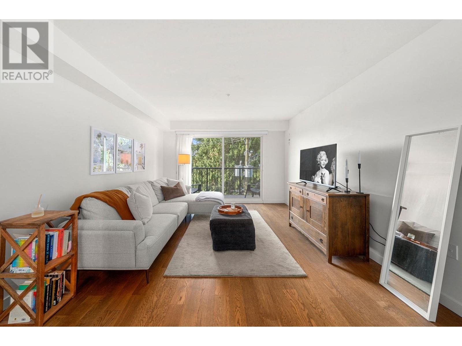 204 357 E 2nd Street, North Vancouver, British Columbia  V7L 1C6 - Photo 3 - R2986743