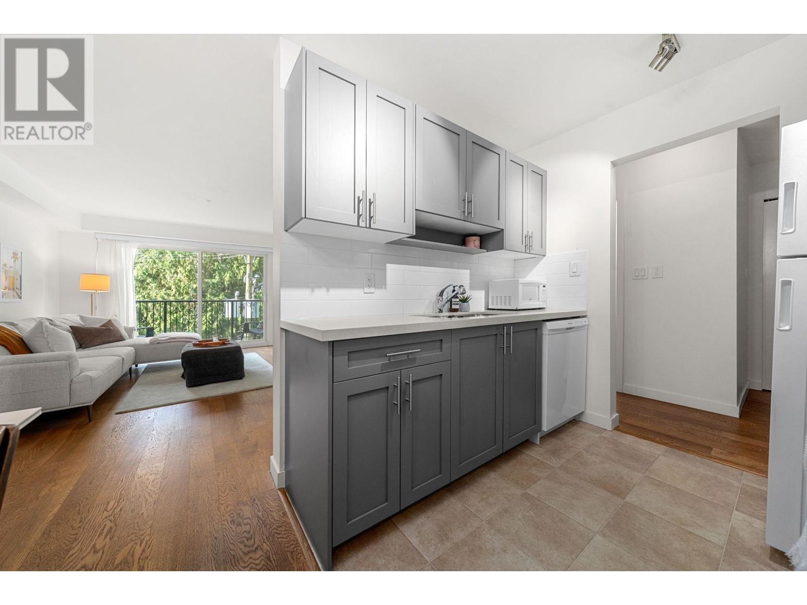204 357 E 2nd Street, North Vancouver, British Columbia  V7L 1C6 - Photo 5 - R2986743
