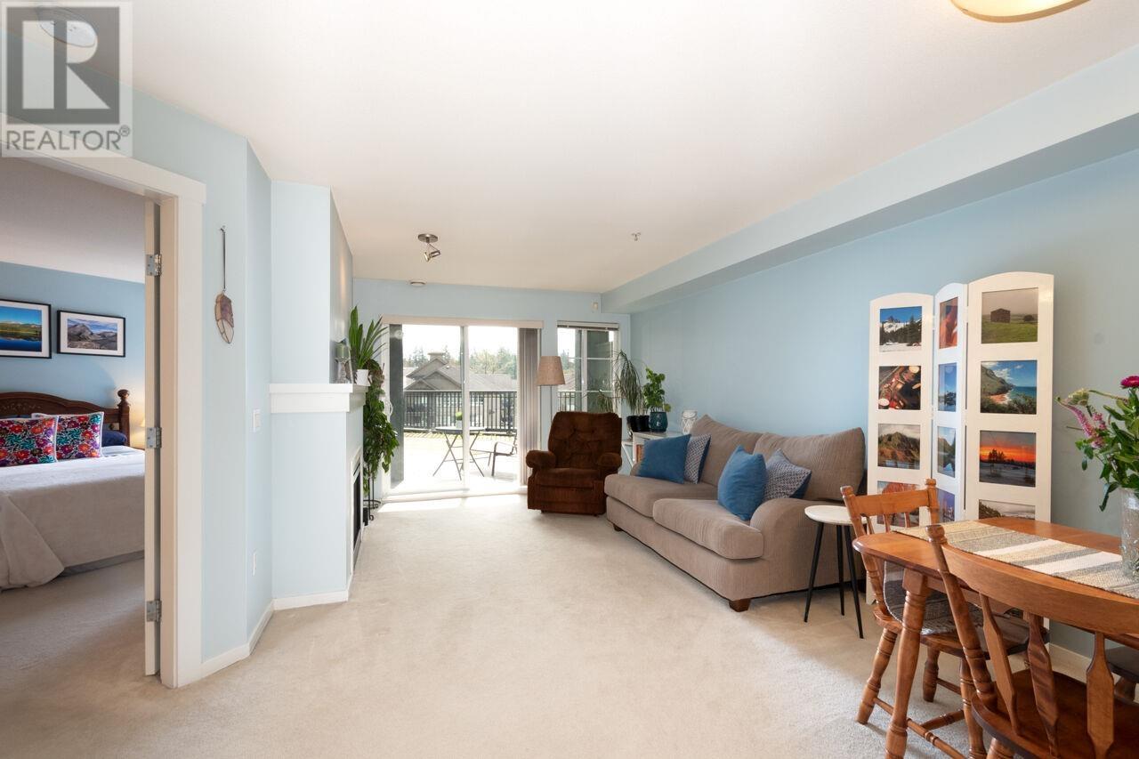 213 9098 Halston Court, Burnaby, British Columbia  V3N 0A6 - Photo 3 - R2986744
