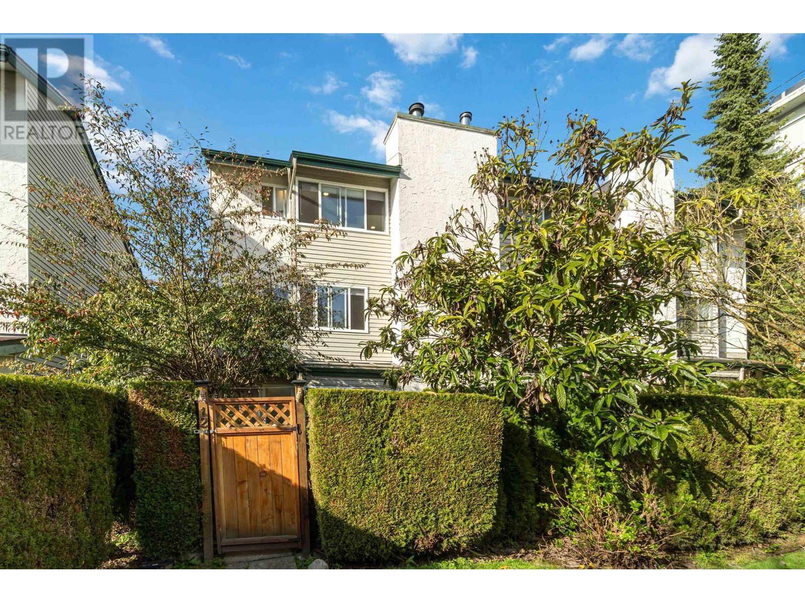 12 230 W 13 STREET, north vancouver, British Columbia V7M1N7