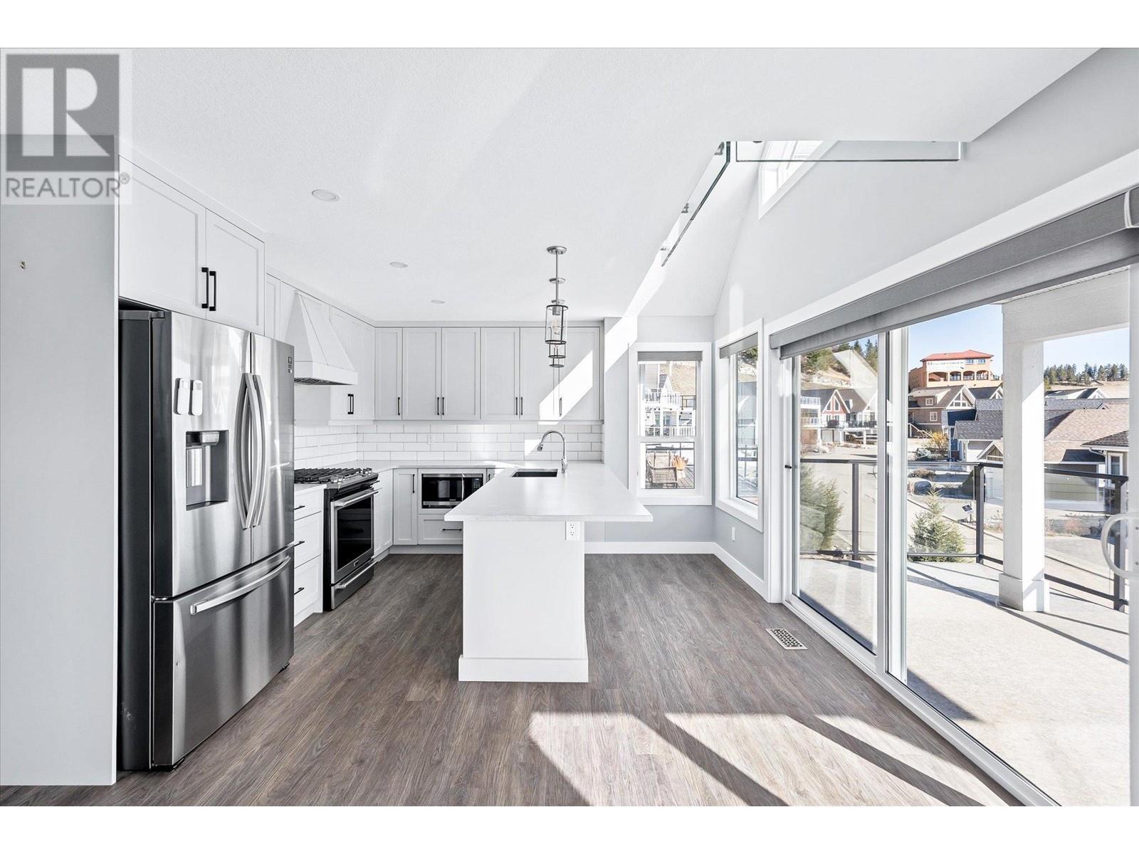 Property at 6842 Madrid Way image 2