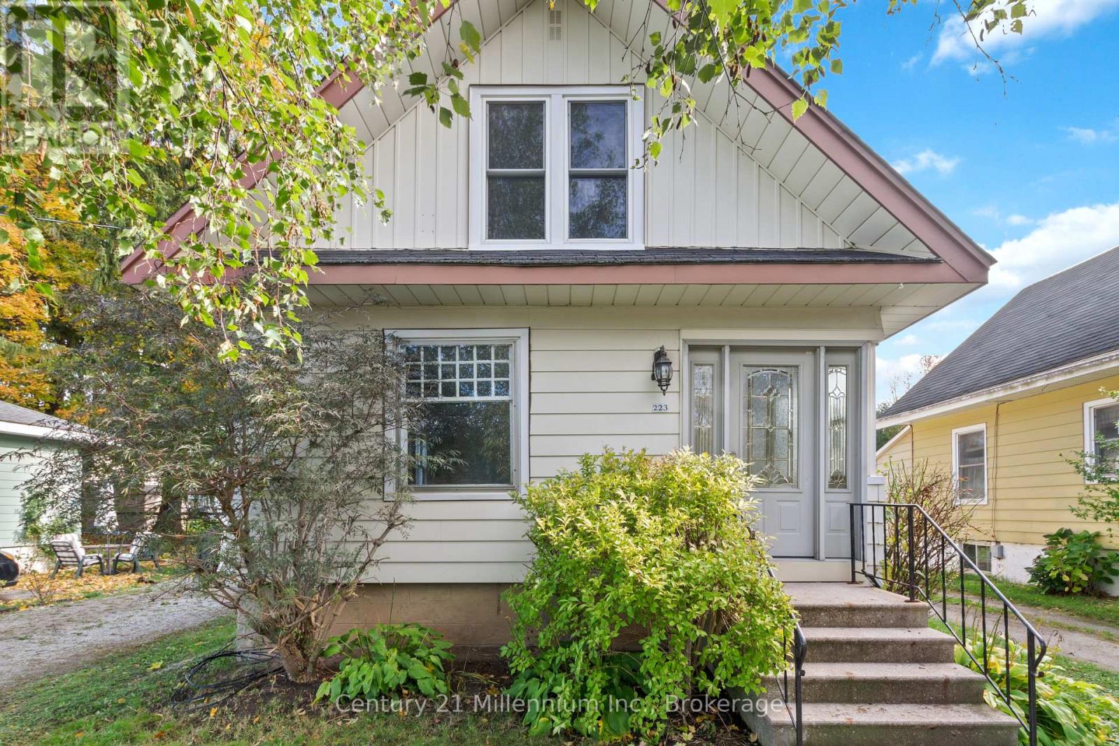 223 St Vincent Street, Meaford, Ontario  N4L 1C1 - Photo 2 - X12066954
