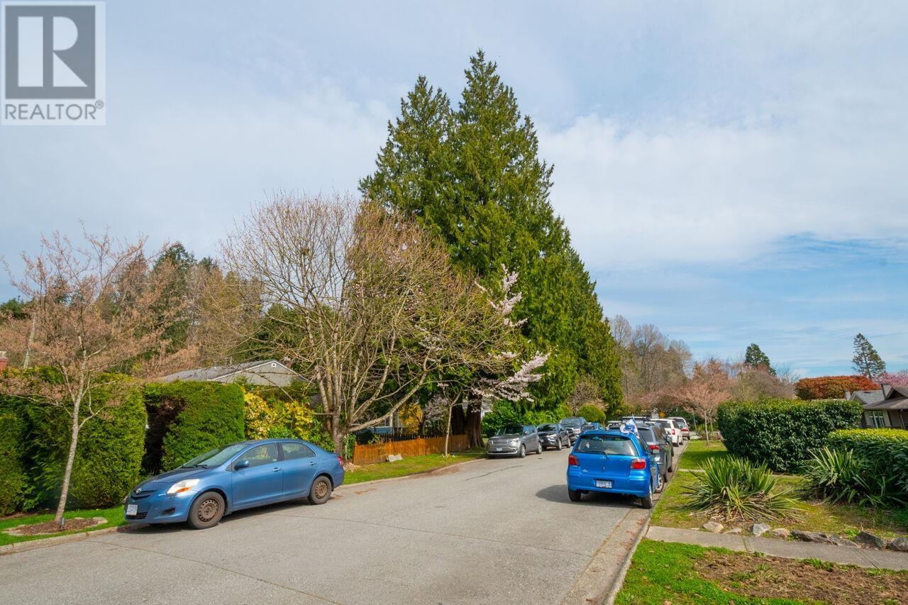 1338 W 17th Street, North Vancouver, British Columbia  V7P 1W4 - Photo 33 - R2986768