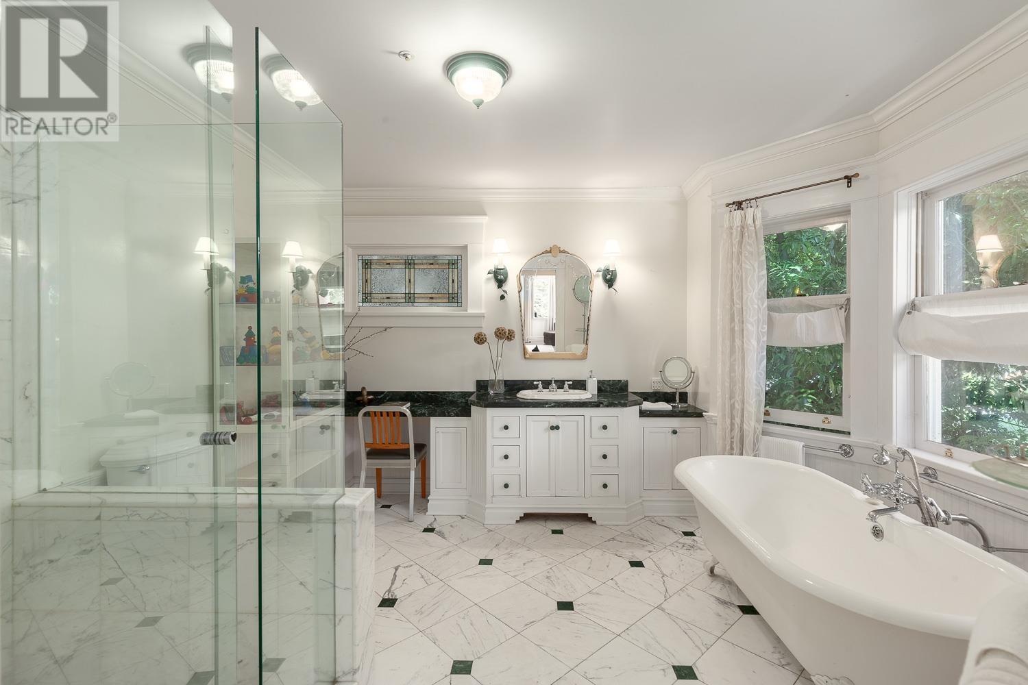 1981 W 19th Avenue, Vancouver, British Columbia  V6J 2P2 - Photo 14 - R2986806
